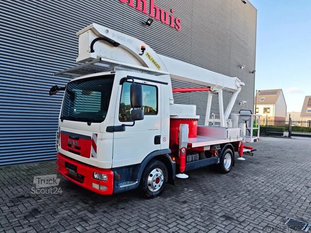 Løfteplatform MAN TGL 8.150 4x2 Palfinger P300KS
