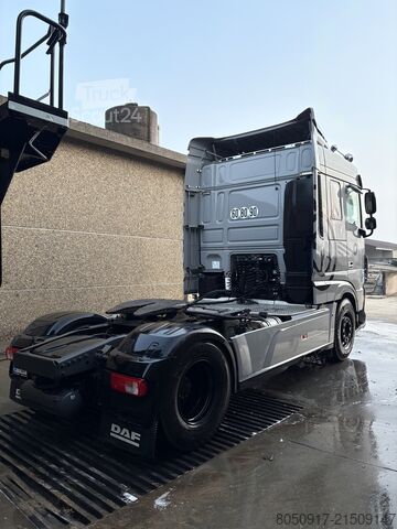 Tracteur routier standard DAF XF 106