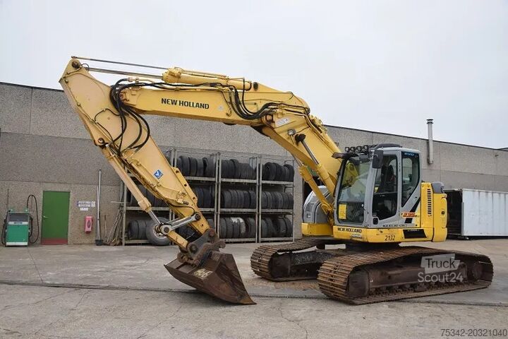 Escavadora de lagartas New Holland Kobelco E235B SR-LCT
