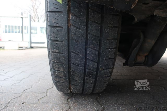 Minibus OPEL Vivaro B Kombi Klima/L2H1 2,9t/9 Sitze/Nr: 295