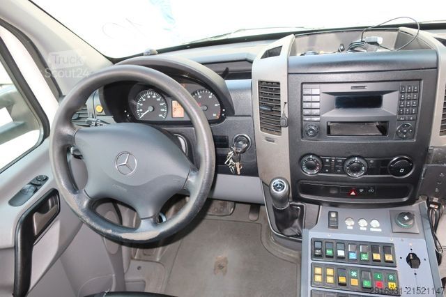 Πυροσβεστικό όχημα MERCEDES-BENZ Sprinter II 516 CDI/RTW/KTW/Klima/Automatik