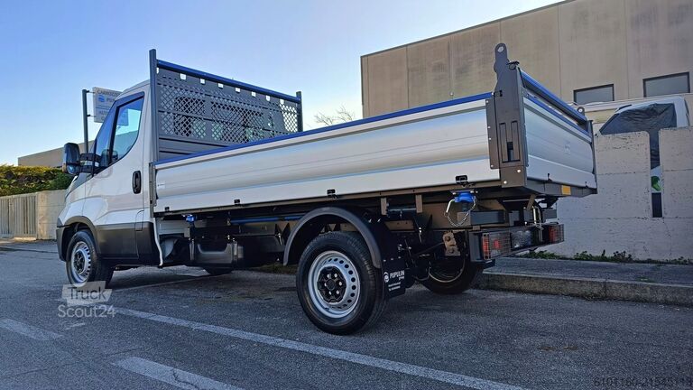 трьохсторонній самоскид-фургон Iveco Daily 35