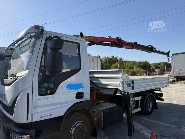 رافعة مثبتة على شاحنة Iveco 80-220