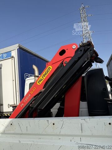 رافعة مثبتة على شاحنة Iveco 80-220