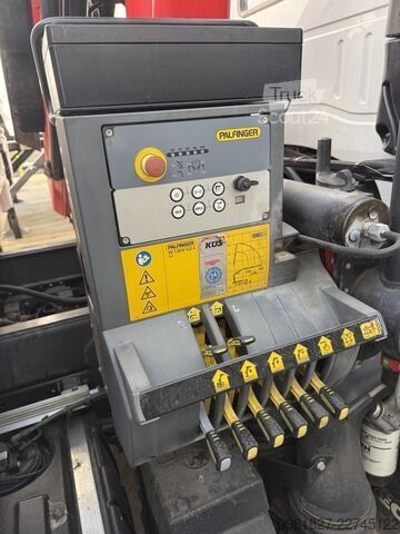 رافعة مثبتة على شاحنة Iveco 80-220