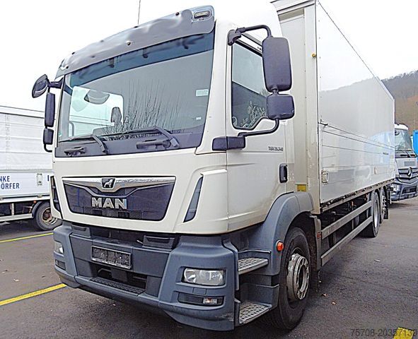 Beverage truck MAN 26.340 TGM*8,1m Schwenkwand*Lift NLA*2,5 to LBW