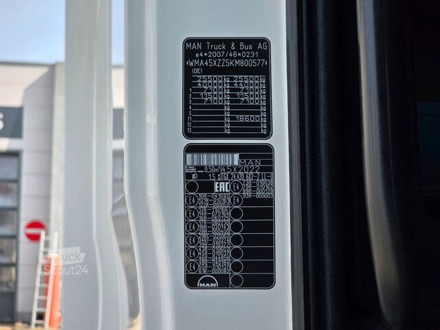LKW mit Kofferaufbau MAN TGX 24.420 6X-2 LL-U | Xenon | Intarder