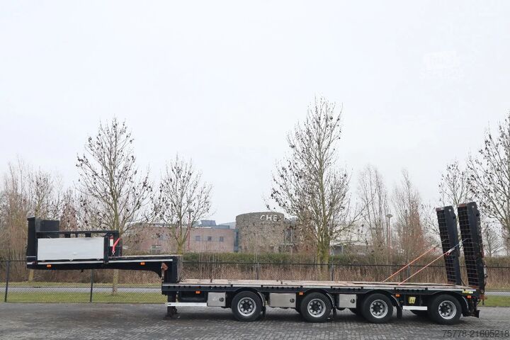 Semi-lavlaster Istrail 4-AXLE SEMI-TRAILER | HYDR RAMPS | HYDR WIDENIN...