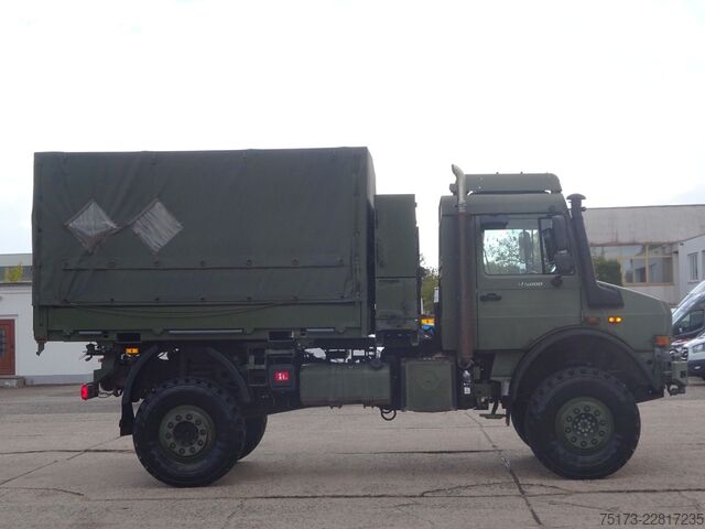 Valníkový nákladní automobil s plachtou UNIMOG U 5000 Pritsche Plane 218PS Autm. 4x4