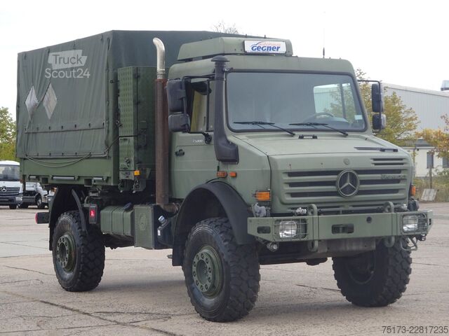 Valníkový nákladní automobil s plachtou UNIMOG U 5000 Pritsche Plane 218PS Autm. 4x4