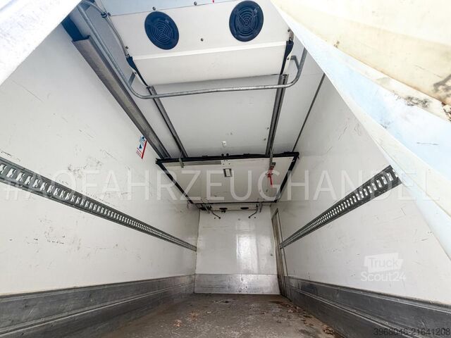 Reefer truck Renault D12.240 - E6 - Carrier 850mt -air suspension rear