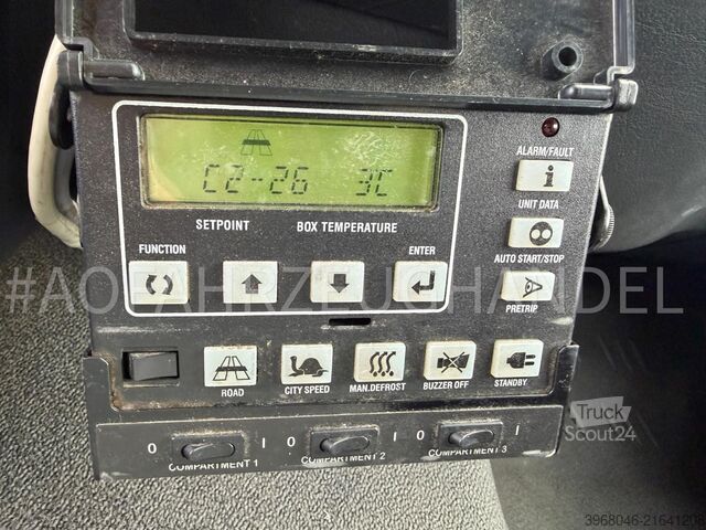 Reefer truck Renault D12.240 - E6 - Carrier 850mt -air suspension rear