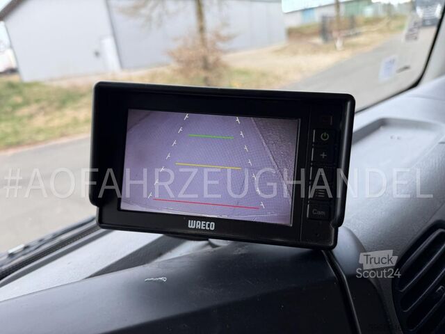 Reefer truck Renault D12.240 - E6 - Carrier 850mt -air suspension rear