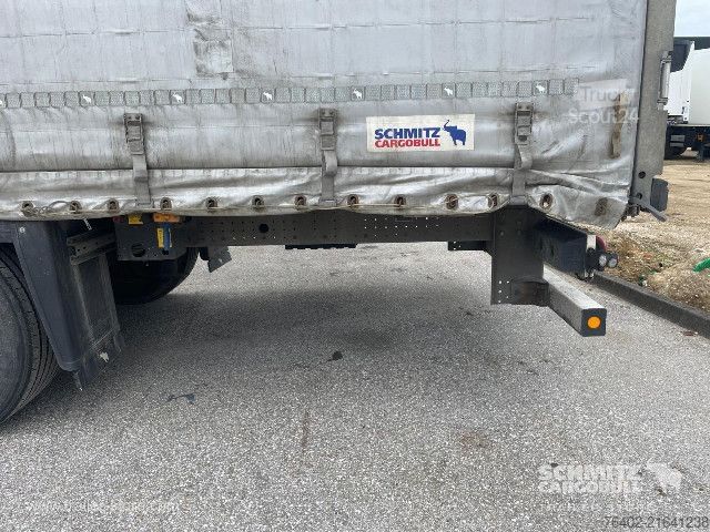 Open semitrailer with tarp Schmitz Cargobull Semitrailer Curtainsider Mega