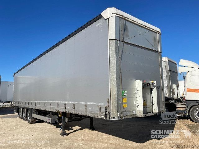 Open semitrailer with tarp Schmitz Cargobull Semitrailer Curtainsider Mega
