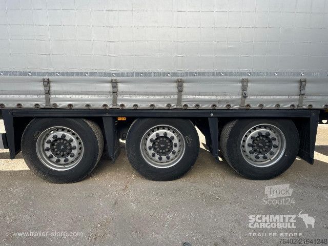 Open semitrailer with tarp Schmitz Cargobull Semitrailer Curtainsider Mega
