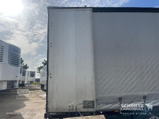 Open semitrailer with tarp Schmitz Cargobull Semitrailer Curtainsider Mega