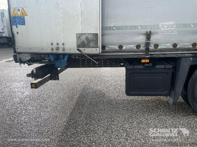 Open semitrailer with tarp Schmitz Cargobull Semitrailer Curtainsider Mega