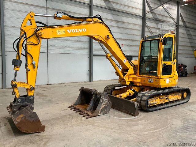 Escavatore midi Volvo ECR 88 D