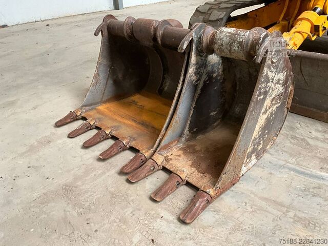 Escavatore midi Volvo ECR 88 D