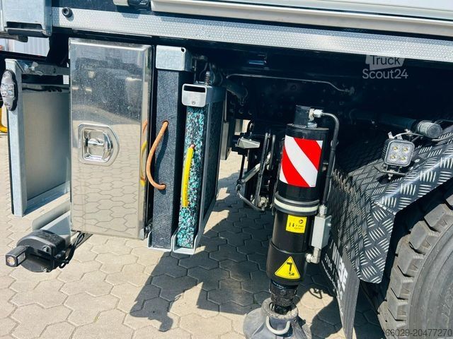 Automobilis ar plakanu platformu MAN TGS 41.520 8x8 mit Fassi Ladekran F710RA.2.26