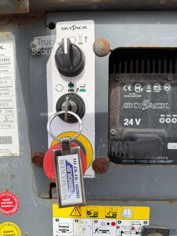 Werkplatform Skyjack SJ III 3219 elektr. Hebebühne AH 7,80 m