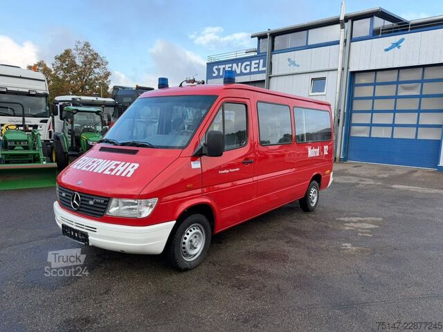 Minibusz MERCEDES-BENZ 210 D Sprinter Feuerwehr 8-Sitzer