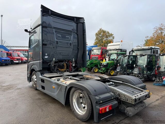Nagy térfogatú nyergesvontató MERCEDES-BENZ 1843 LS Actros MP5 StreamSpace SoloStar Navi ACC