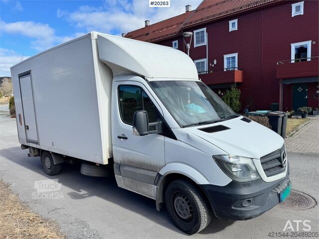 Panel van Mercedes-Benz Sprinter 8 Pallets.