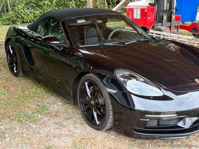 Furgoneta PORSCHE 718 Chrono/Navi/Sitzbelü/Bose/Leder/PDK