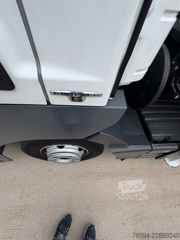 Kamion sa kranom furgon MERCEDES-BENZ Atego 818 Kipper KRAN 14m SEILWINDE FUNK AHK