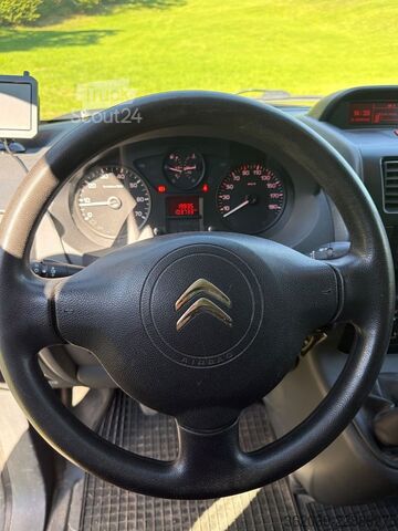 Slēgtais furgons Citroën Jumpy HDi 90 27 L1H1 KW 90 STA10 L