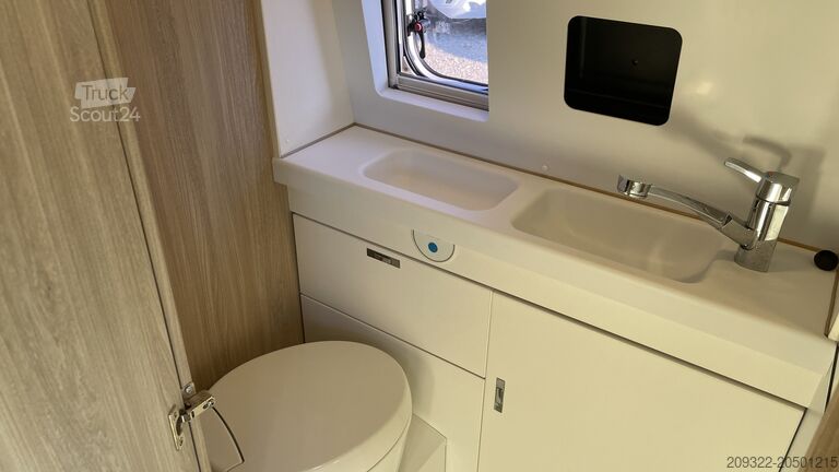 Caravana/autocaravana Fiat Weinsberg Carabus 600 K | 4 Posti Letto | Completamente Attrezzato