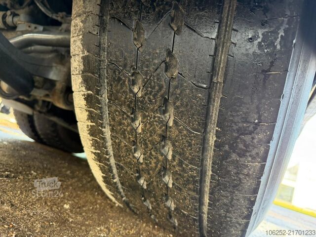 Platforma ładunkowa Volvo FH 420 8x4 TRIDEM PRITSCHE + KRAN HIAB ROLLER 1...