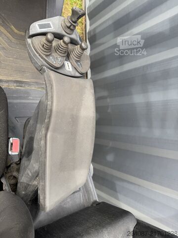 Viljuškar Linde H30T Triplex 4600