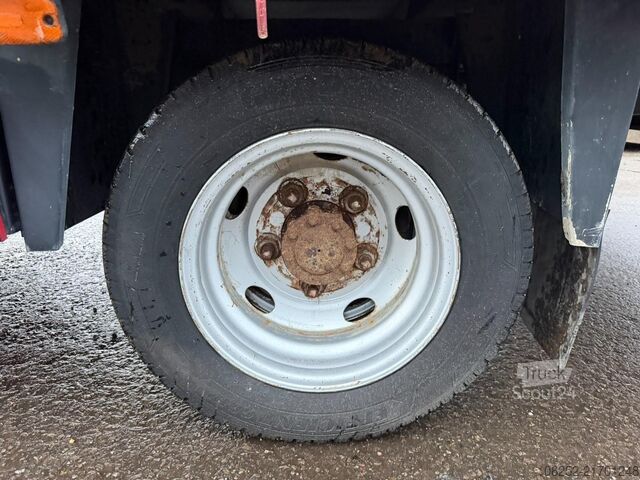 Plateforme de chargement ouverte ISUZU NPR77 - 3.5T - 3.0L DIESEL - PICK-UP 4m75 - MAN...