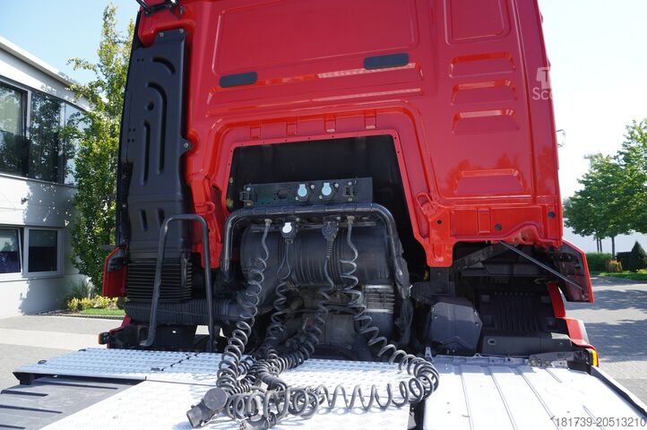 Standard tractor unit MAN TGS 33.510 tractor unit / 6x4 / Sleeper