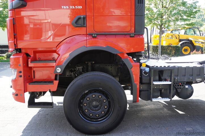 Standard tractor unit MAN TGS 33.510 tractor unit / 6x4 / Sleeper