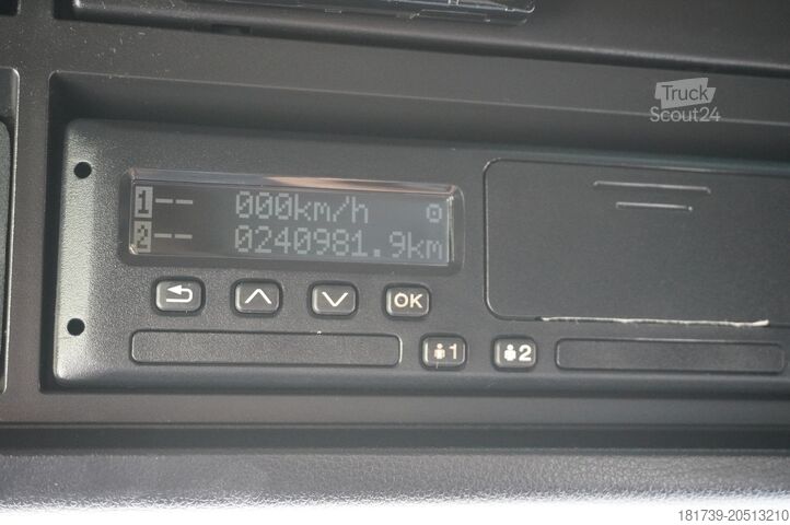 Standard tractor unit MAN TGS 33.510 tractor unit / 6x4 / Sleeper