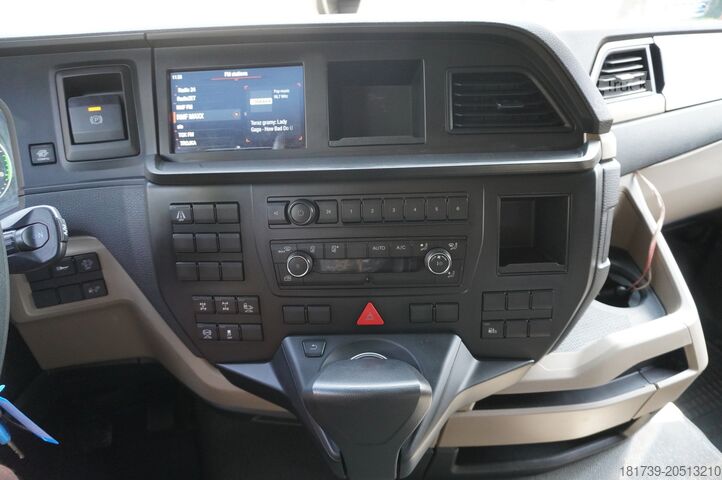 Standard tractor unit MAN TGS 33.510 tractor unit / 6x4 / Sleeper