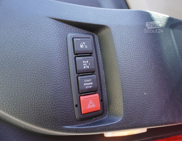 Standard tractor unit MAN TGS 33.510 tractor unit / 6x4 / Sleeper