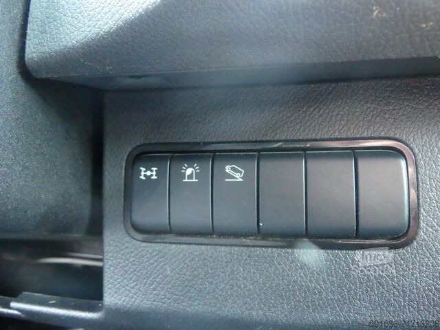 Panelová dodávka mercedes-benz Sprinter 519 CDI 3.0 V6 4x4 Kasten L2 BOTT/STHZ/KAM/AHK