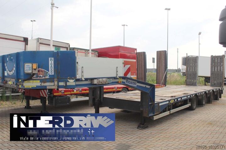 Diepladeroplegger voor het vervoer van bouwmachines rigaudo carrellone allungabile 4assi usato