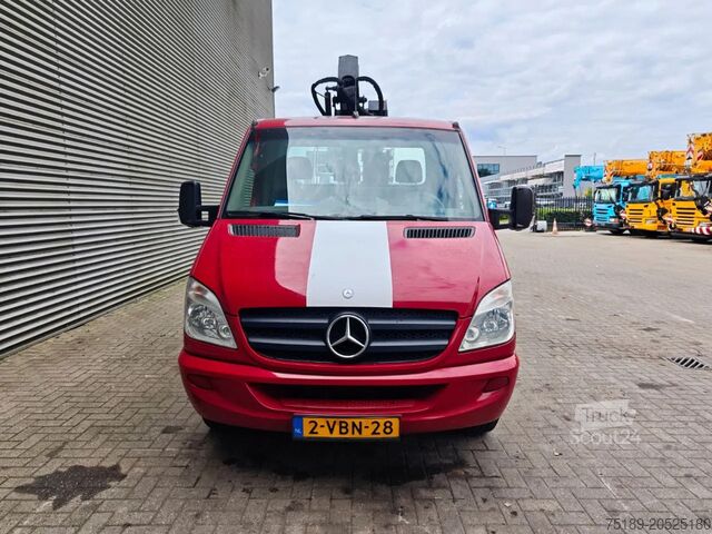 Lifting platform Mercedes-Benz Sprinter 311 CDI CMC TB200