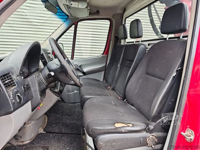 Lifting platform Mercedes-Benz Sprinter 311 CDI CMC TB200