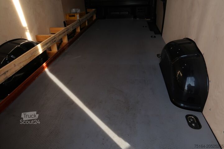 Furgoneta larga MAN TGE 3.180