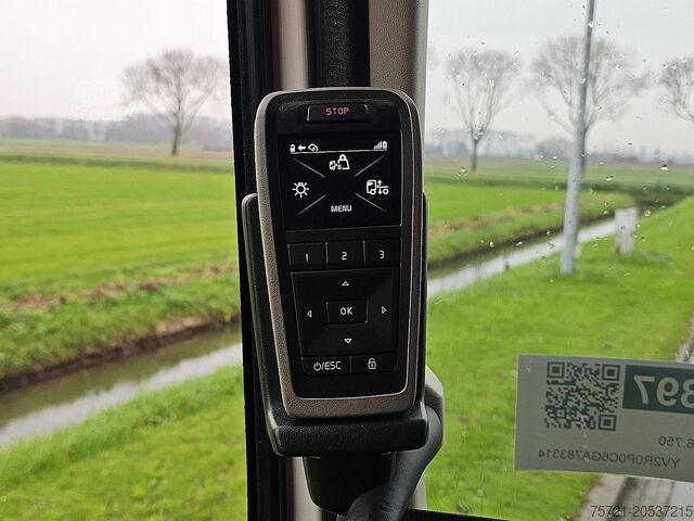 Kovček VOLVO FH 16.750 6X2*4 4 SEATS 154TKM