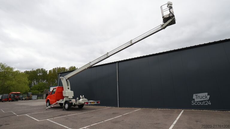 Pritschenwagen mit Kran Mercedes-Benz Sprinter 315 arial platform