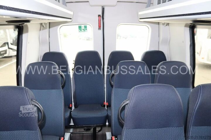 حافلة صغيرة Iveco Daily Line /Airco / USB /Automatic door