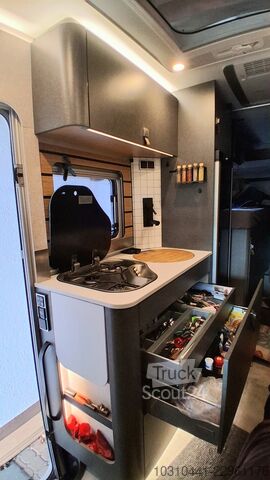 Półzintegrowany kamper Hymer MLT570 Xperience